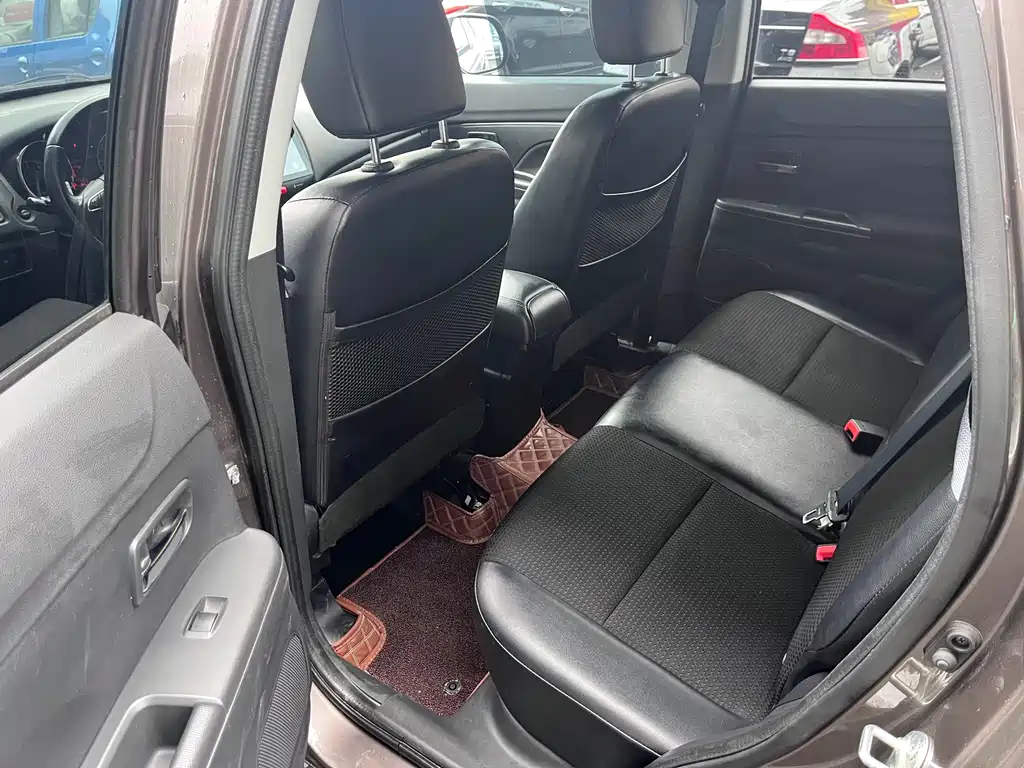 标致4008(进口) 标致4008(进口) 2013款 2.0 L 两驱进取型