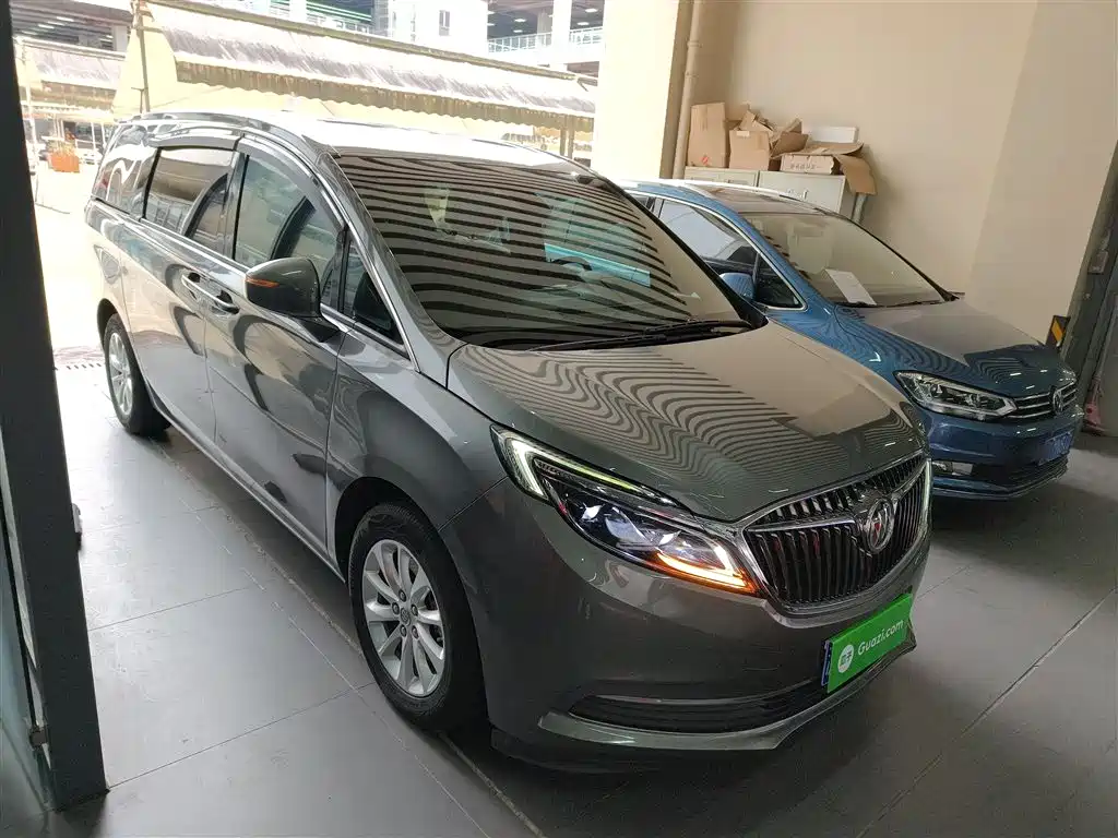 Buick GL8 ES 28 T Premium CN-VI