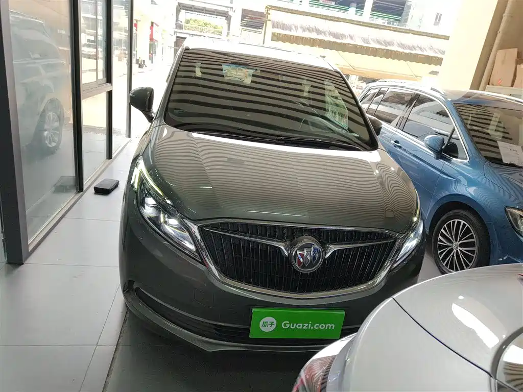 Buick GL8 ES 28 T Premium CN-VI