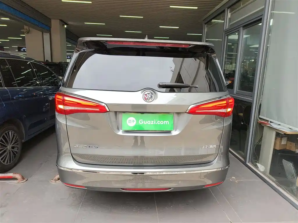 Buick GL8 ES 28 T Premium CN-VI