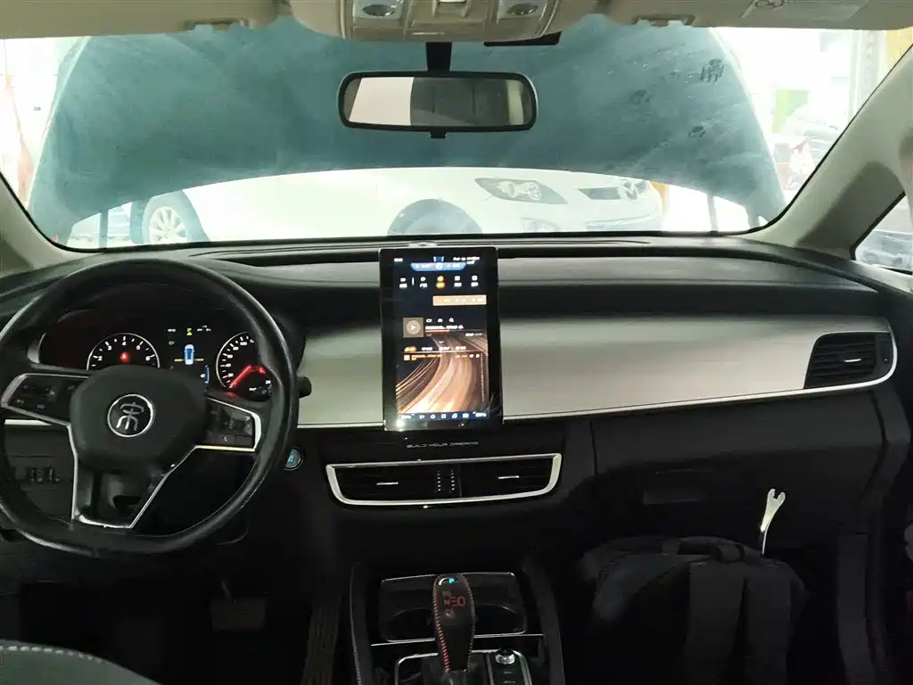 Song MAX Upgraded 1.5 T Auto Luxury 6-seat
