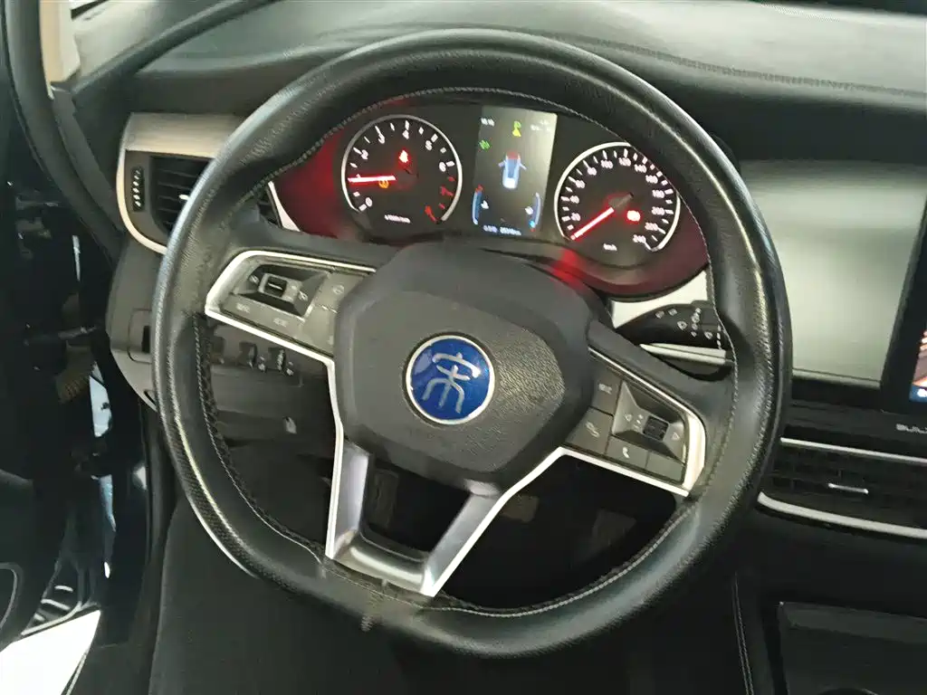 Song MAX Upgraded 1.5 T Auto Luxury 6-seat