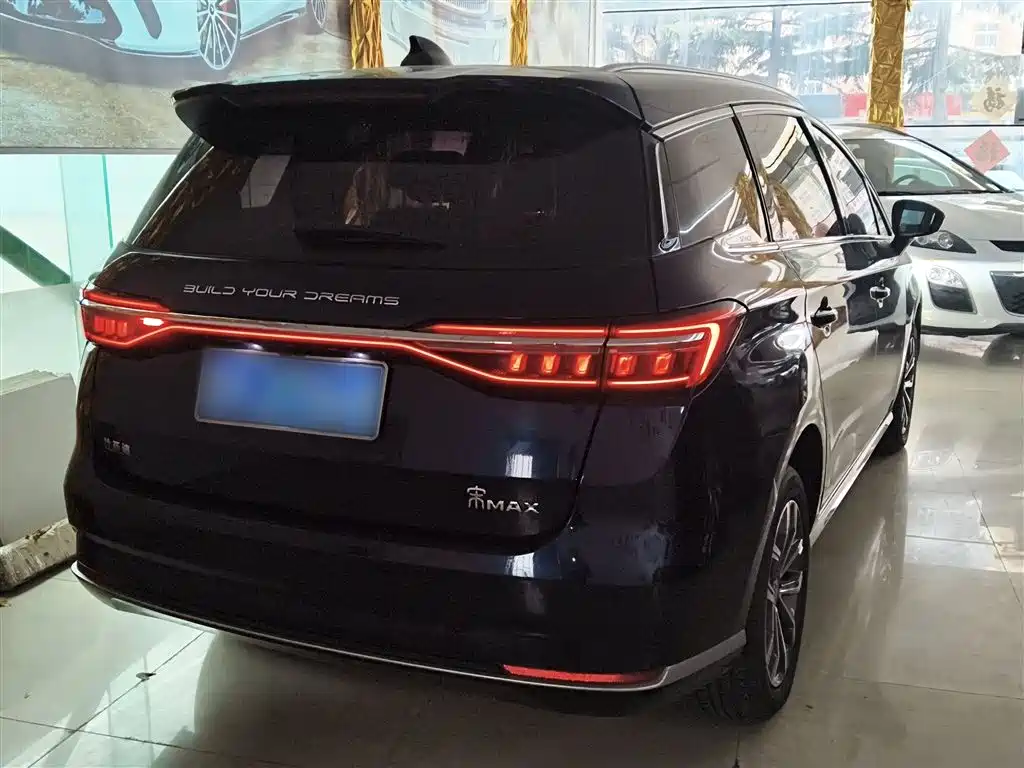 Song MAX Upgraded 1.5 T Auto Luxury 6-seat