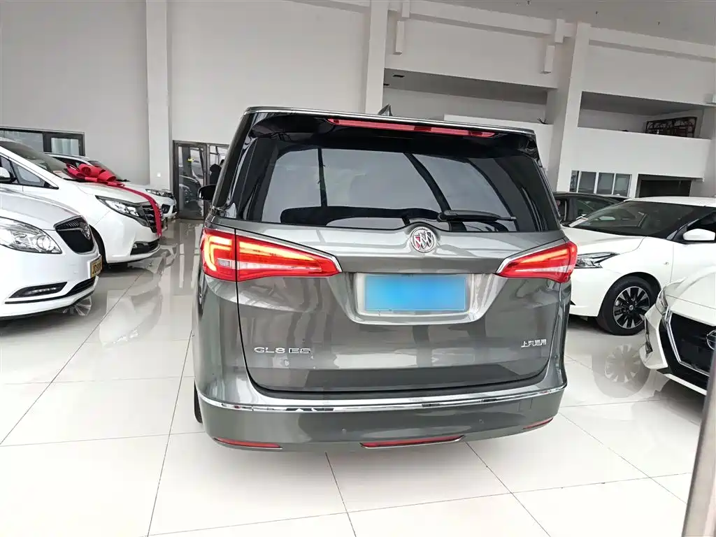Buick GL8 ES 28 T Luxury CN-V