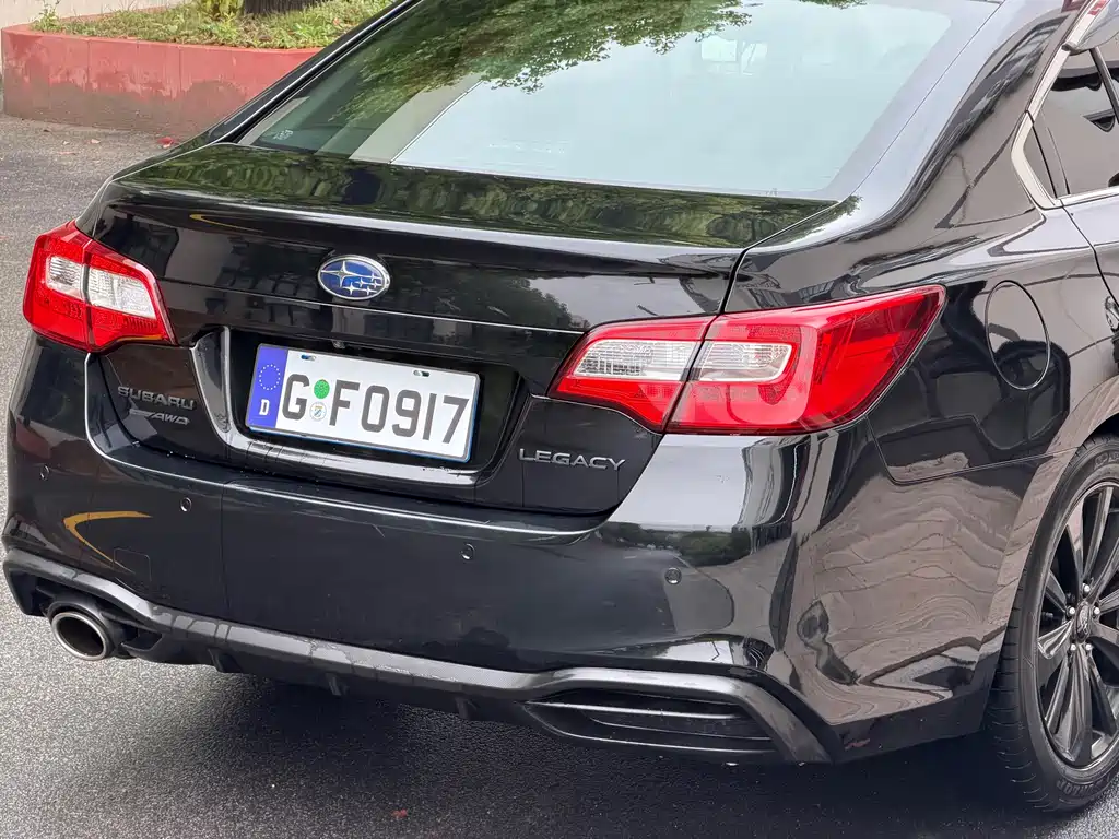 Legacy Facelift 2.5 i Glory Limited EyeSight