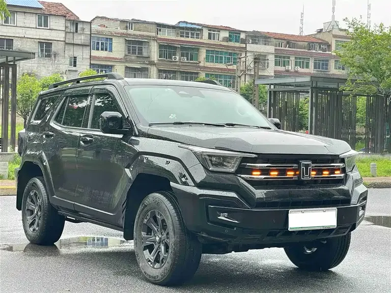 Tank 400 NEV Hi4-T Offroad