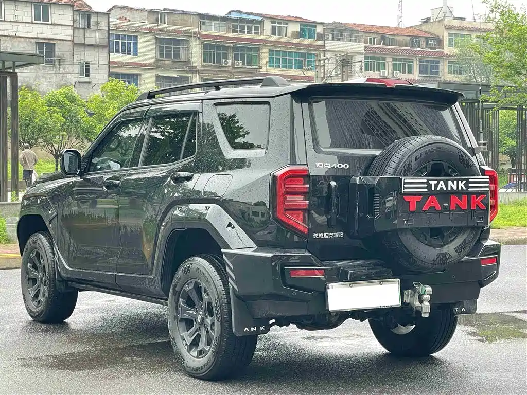 Tank 400 NEV Hi4-T Offroad