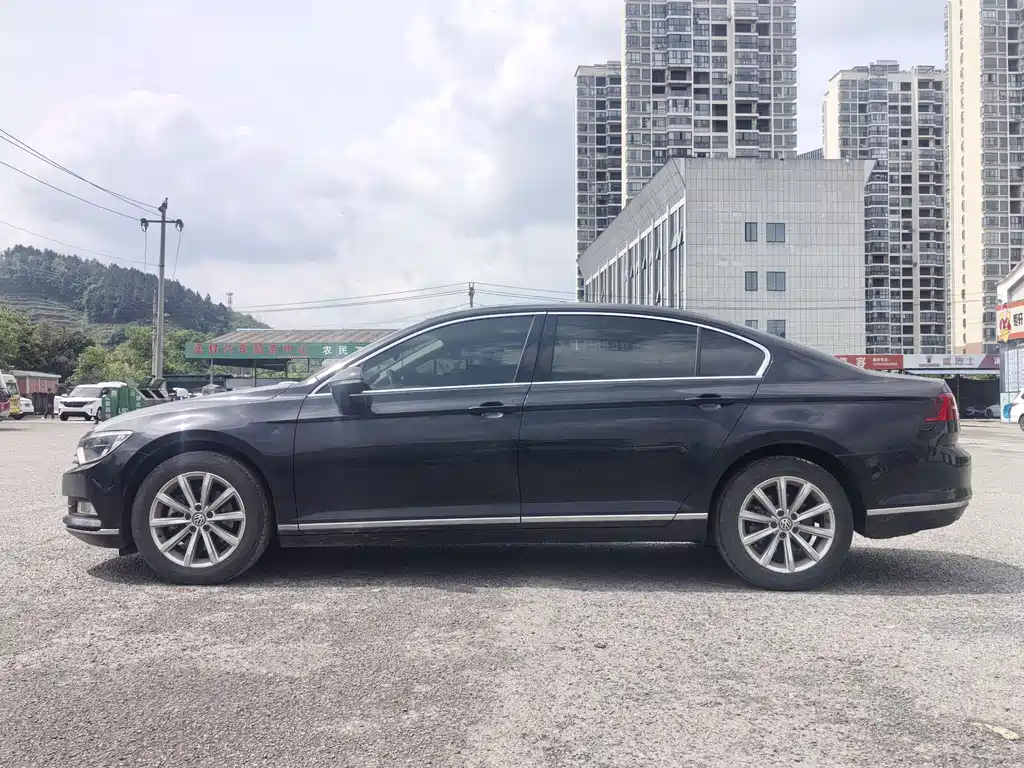 Magotan 280 TSI DSG Leading CN-VI