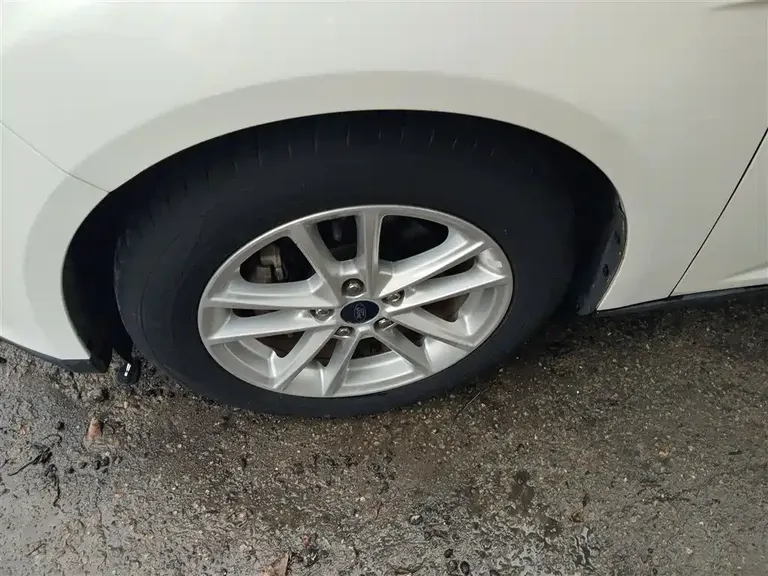 Ford Focus Hatchback 1.6 L Auto Style