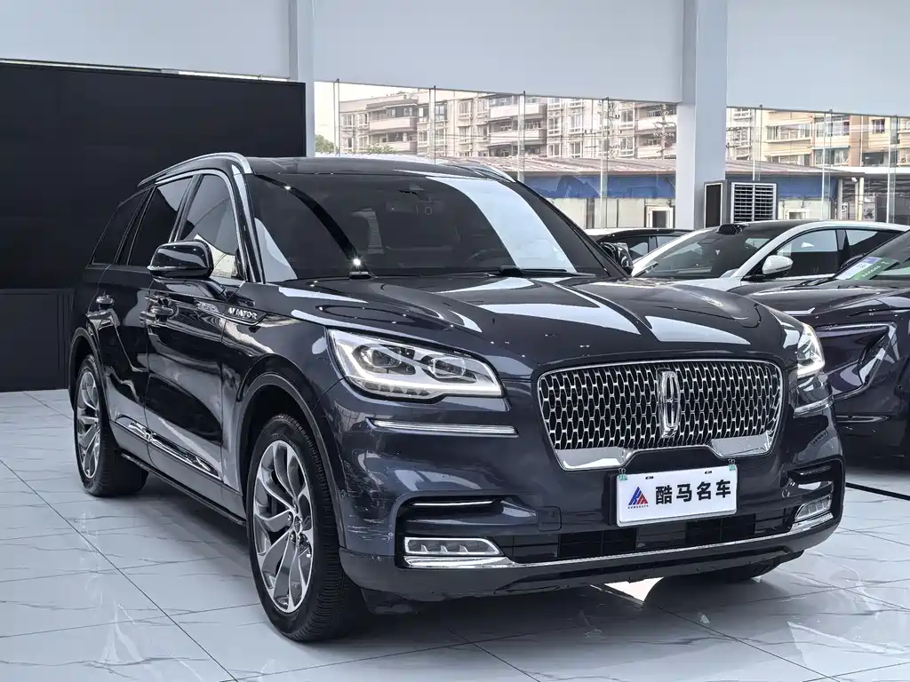 Aviator 3.0 T V6 4 WD Executive