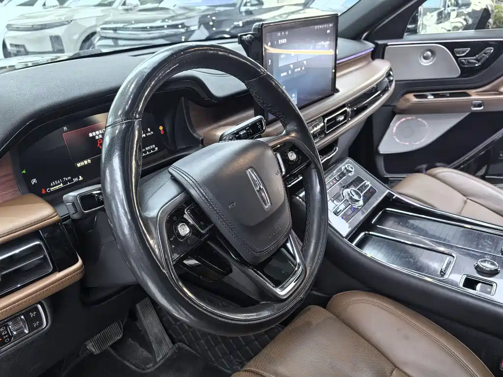 Aviator 3.0 T V6 4 WD Executive
