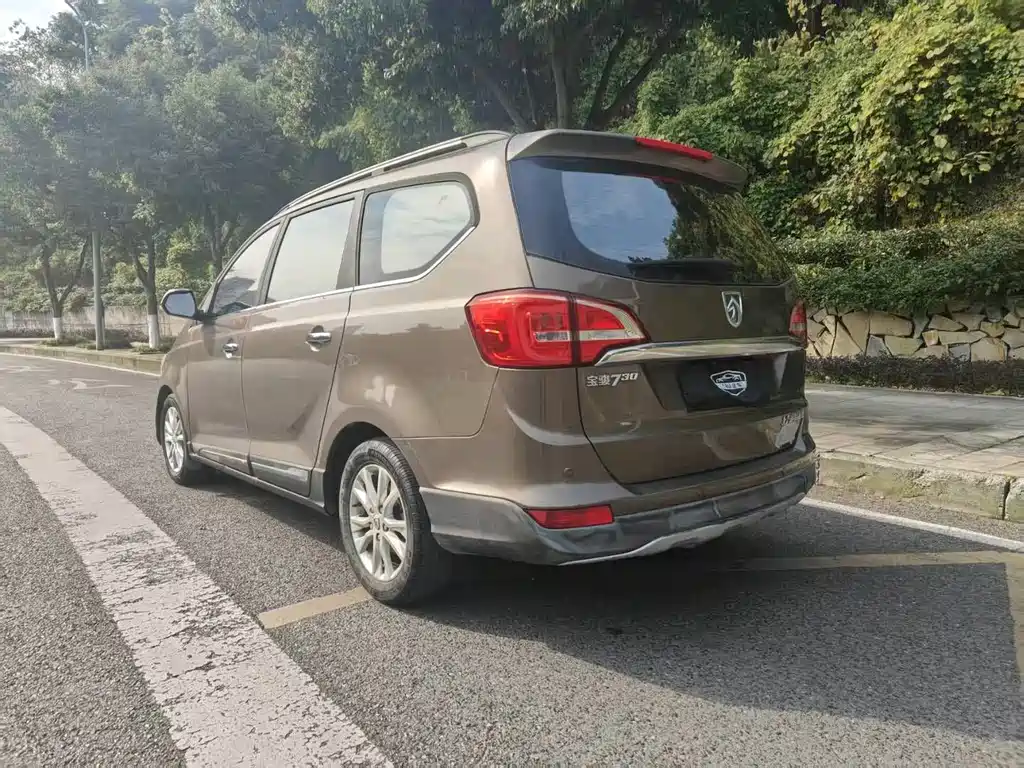 Baojun 730 1.5 L Manual Luxury 7-seat