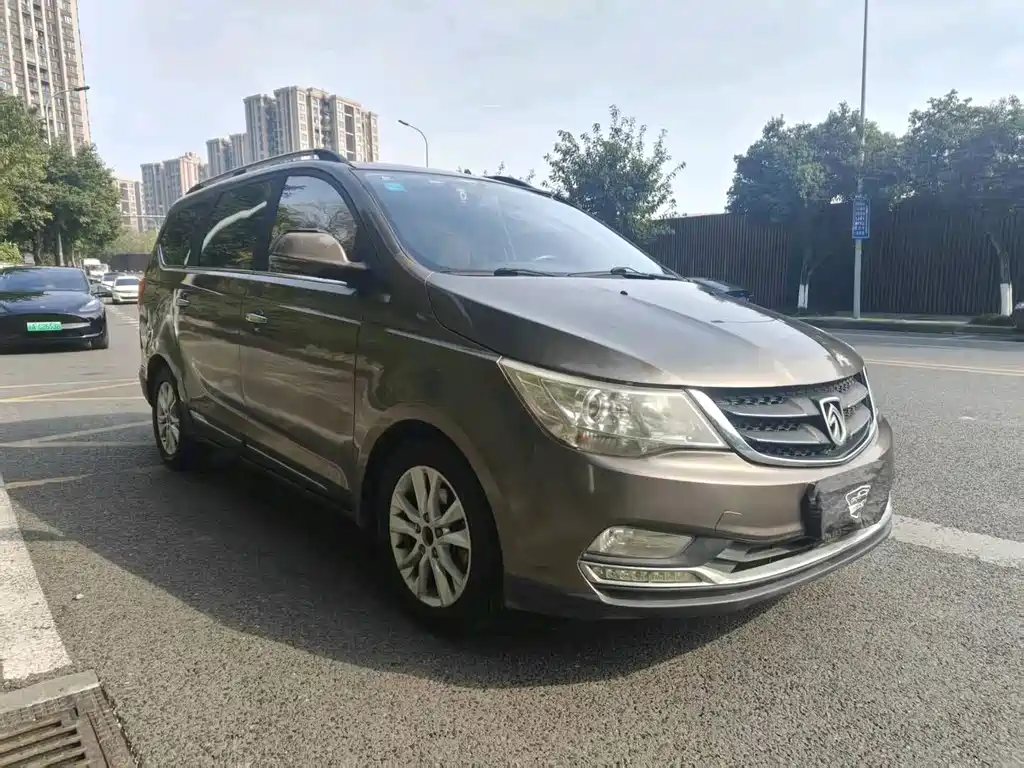 Baojun 730 1.5 L Manual Luxury 7-seat