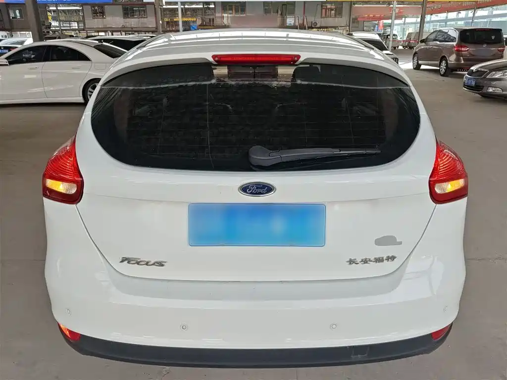 Focus Hatchback 1.6 L Auto Comfort Smart Travel