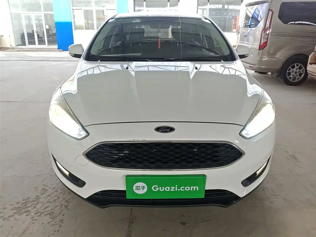 Focus Hatchback 1.6 L Auto Comfort Smart Travel