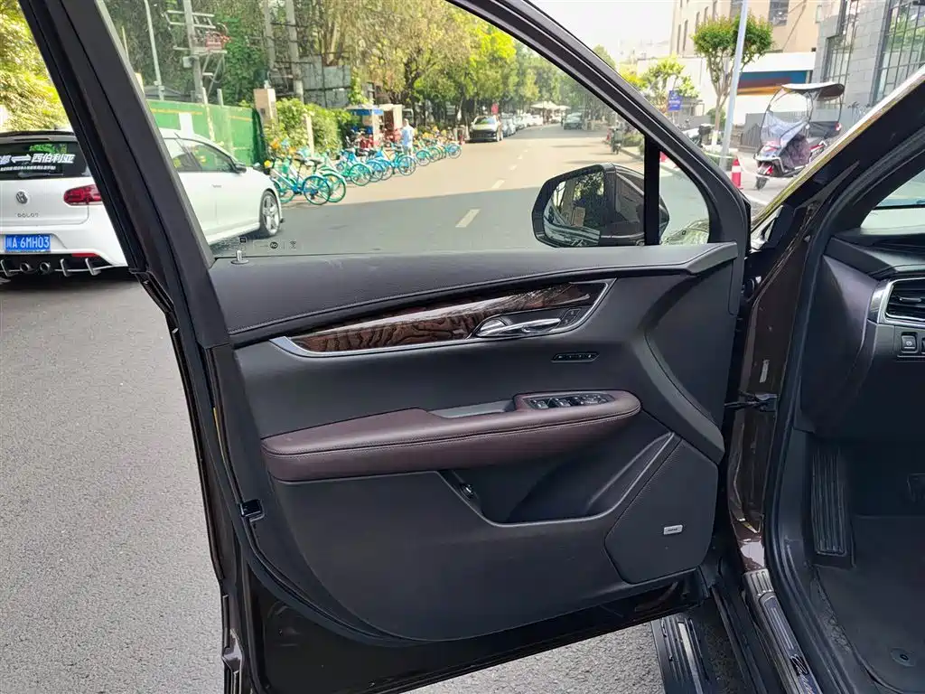 Cadillac XT6 28 T 6-seat 4 WD Luxury