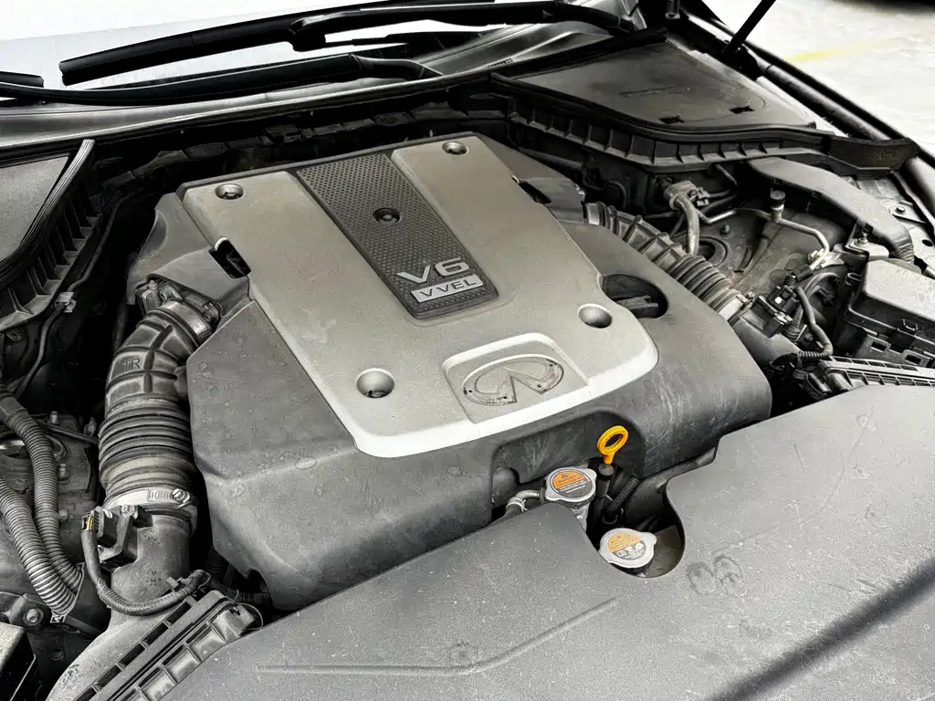 Infiniti Q50 3.7 L Comfort