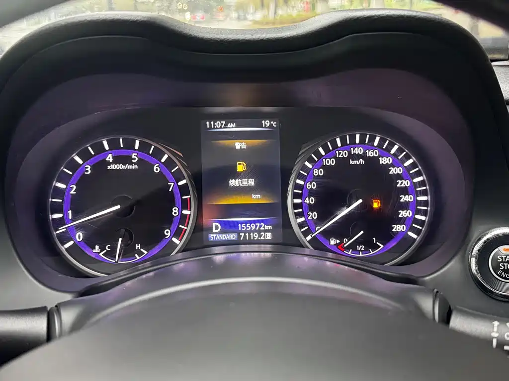 Infiniti Q50 3.7 L Comfort