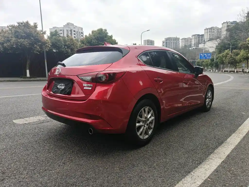 Mazda 3 Axela Hatchback 1.5 L Auto Luxury CN-V