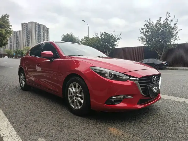 Mazda 3 Axela Hatchback 1.5 L Auto Luxury CN-V