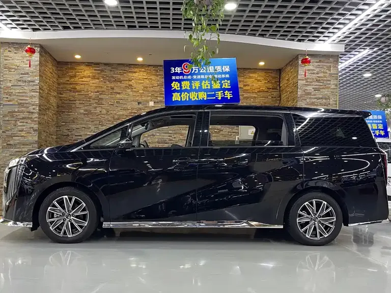 GAC Trumpchi M8 Master Series 400 T Distinguished
