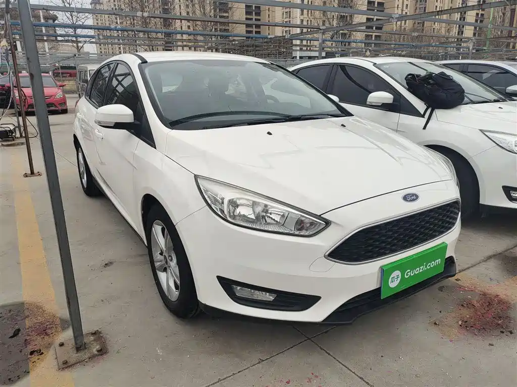 Focus Hatchback 1.6 L Auto Comfort
