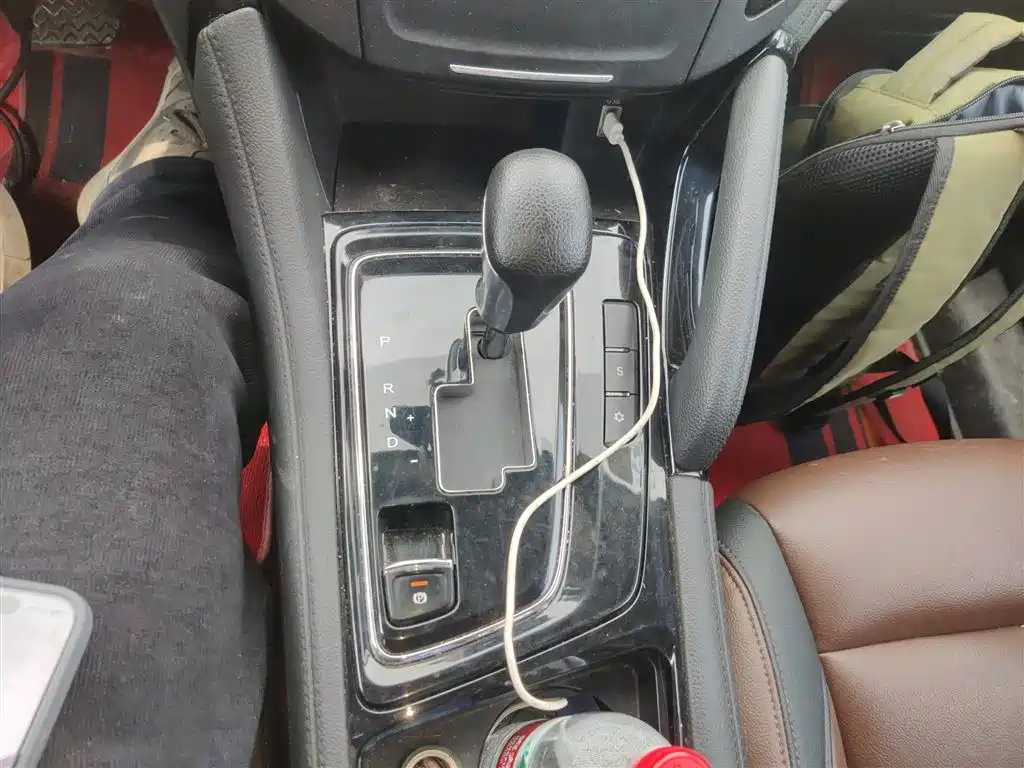 Dongfeng Fengshen AX7 Classic 1.6 T Auto Elite