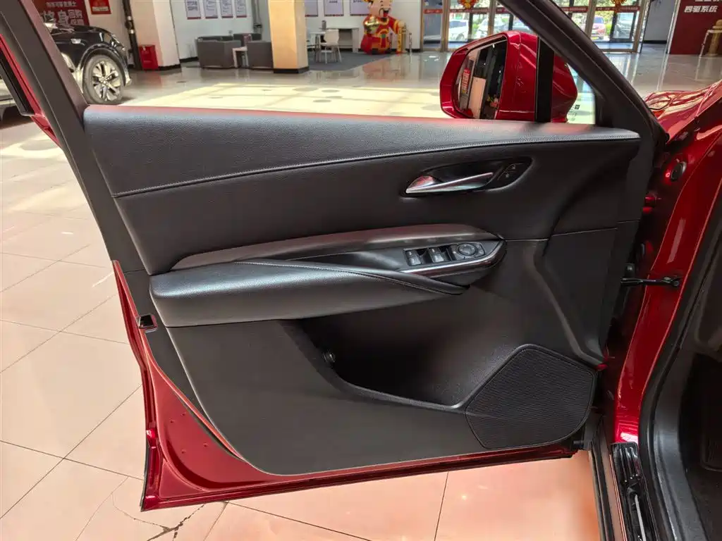 Cadillac XT4 28 T 2 WD Luxury
