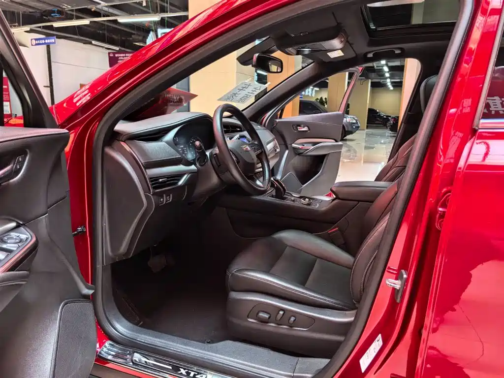 Cadillac XT4 28 T 2 WD Luxury