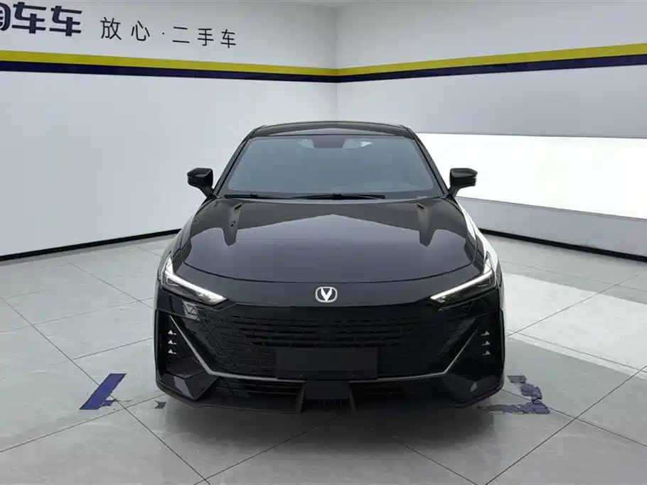 Changan UNI-V 1.5 T Distinguished