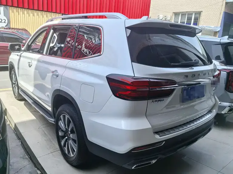 Roewe RX8 30 T Connected 4 WD Outstanding Flagship