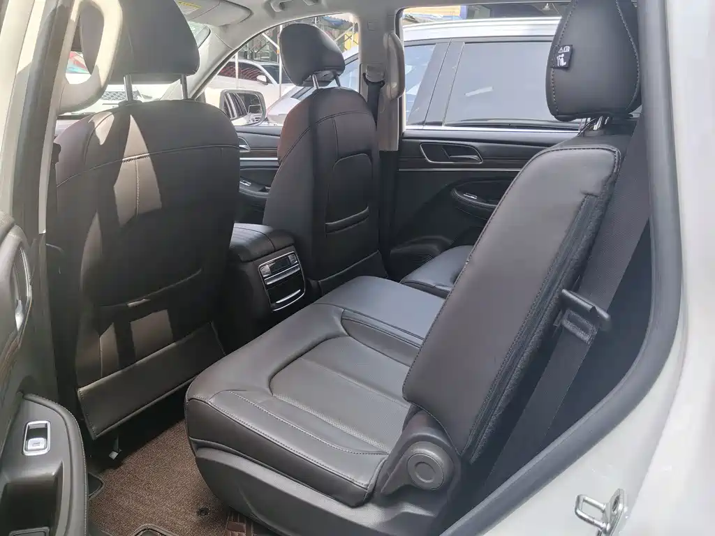 Roewe RX8 30 T Connected 4 WD Outstanding Flagship