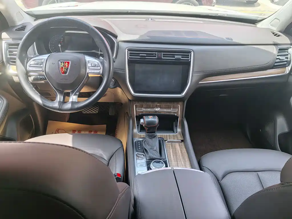 Roewe RX8 30 T Connected 4 WD Outstanding Flagship
