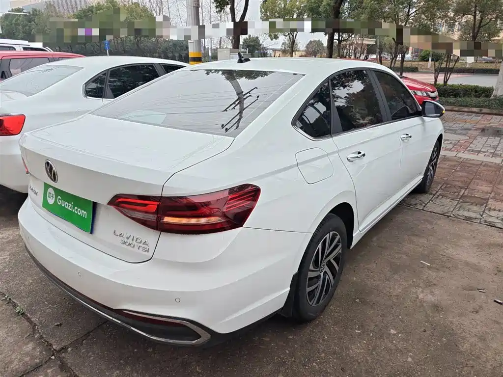 Lavida 1.5 L Auto Manyi