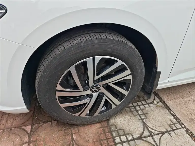 Volkswagen Lavida 1.5 L Auto Manyi