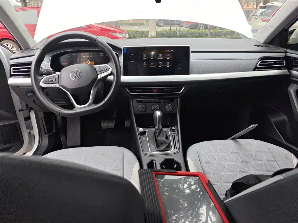 Lavida 1.5 L Auto Manyi