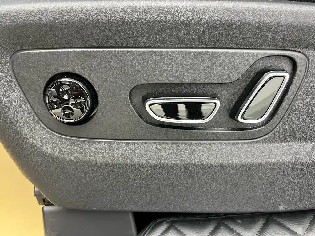 212 T01 2.0 T Inspector