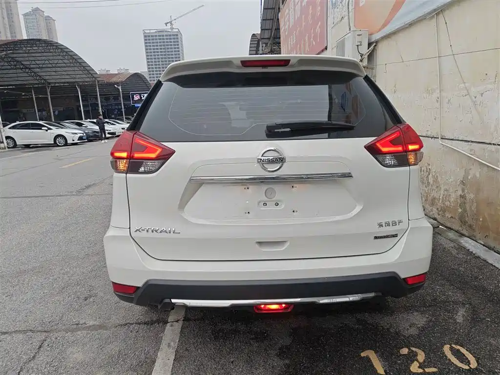 X-Trail 2.0 L XL Premium CVT 2 WD Connected Premium