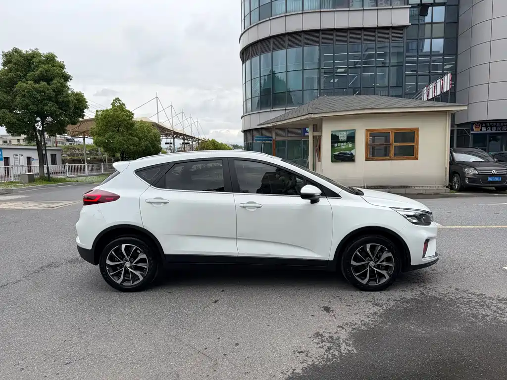 Emgrand GS 1.4 T CVT Elegant