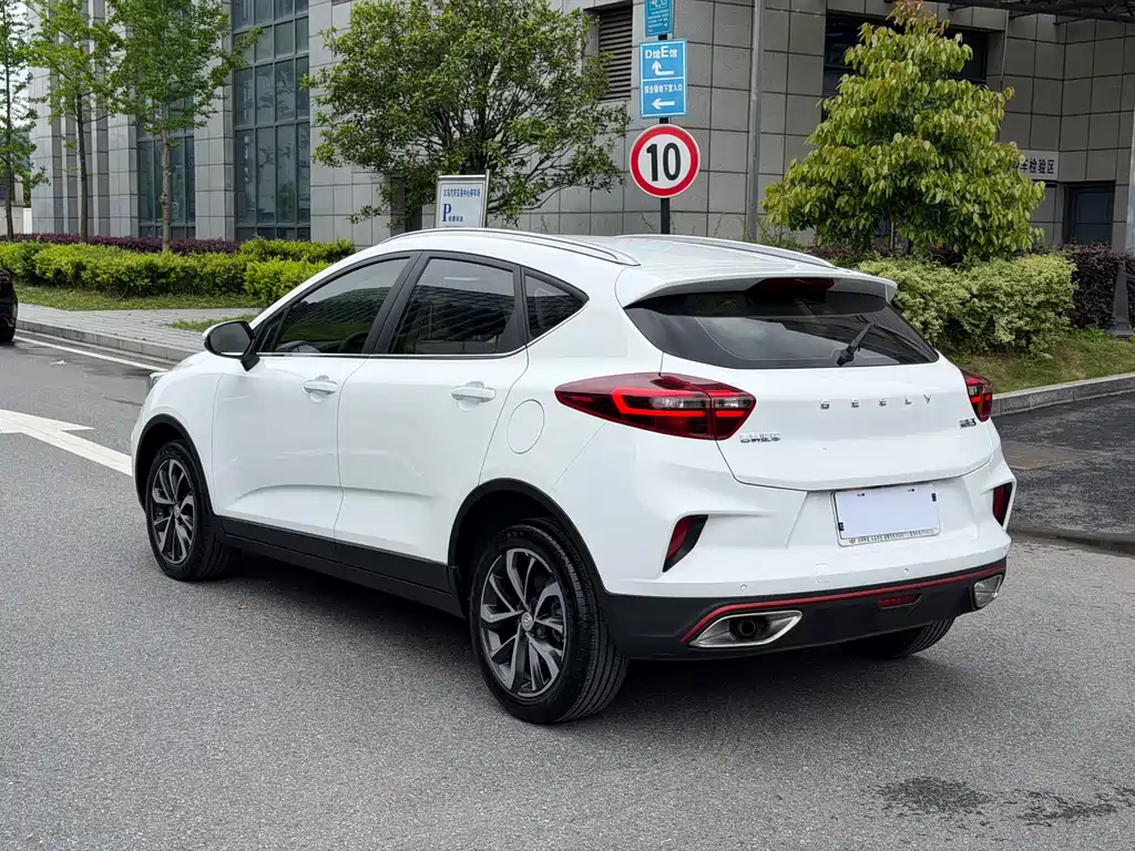 Emgrand GS 1.4 T CVT Elegant