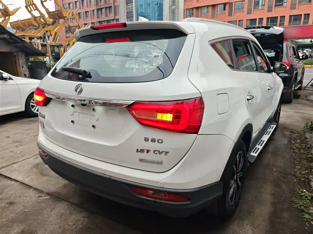 Fengguang 580 Facelift 1.5 T CVT Luxury