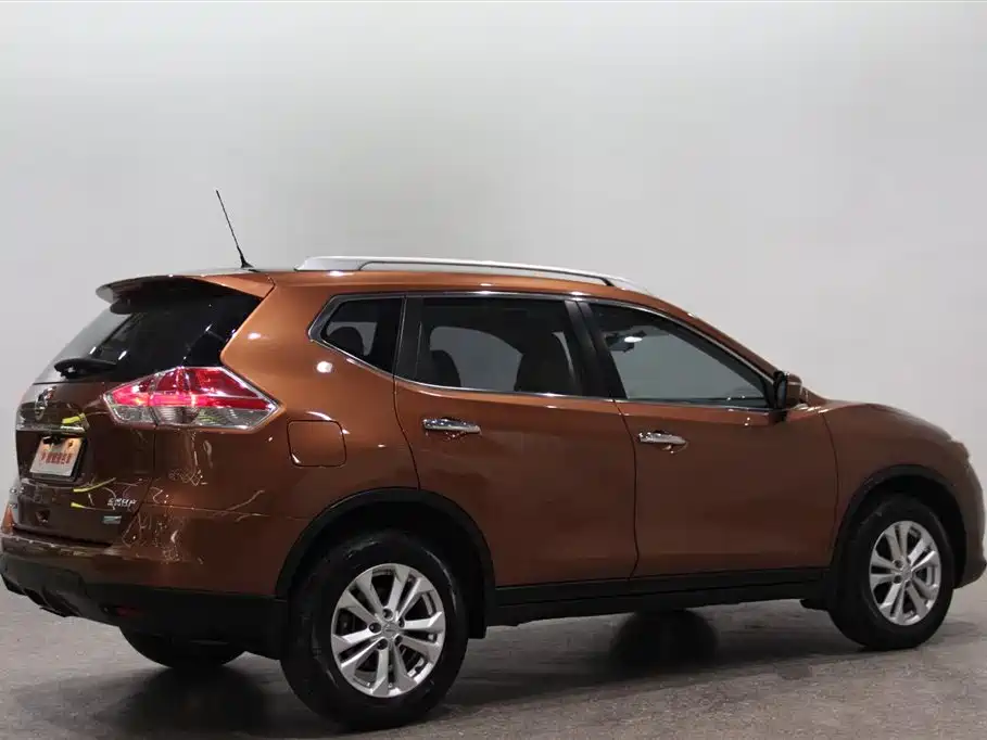 X-Trail 2.5 L CVT Leading 4 WD
