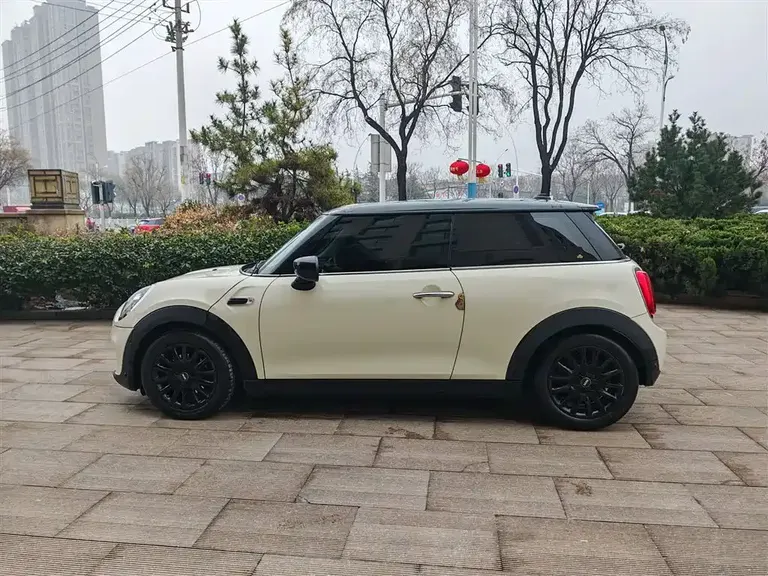 MINI 1.5 T COOPER Classic