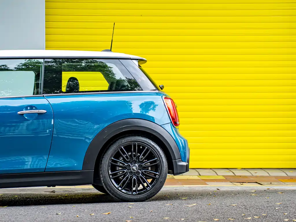 MINI 1.5 T COOPER Artist