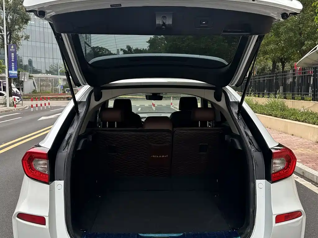 Avancier 370 TURBO 2 WD Luxury