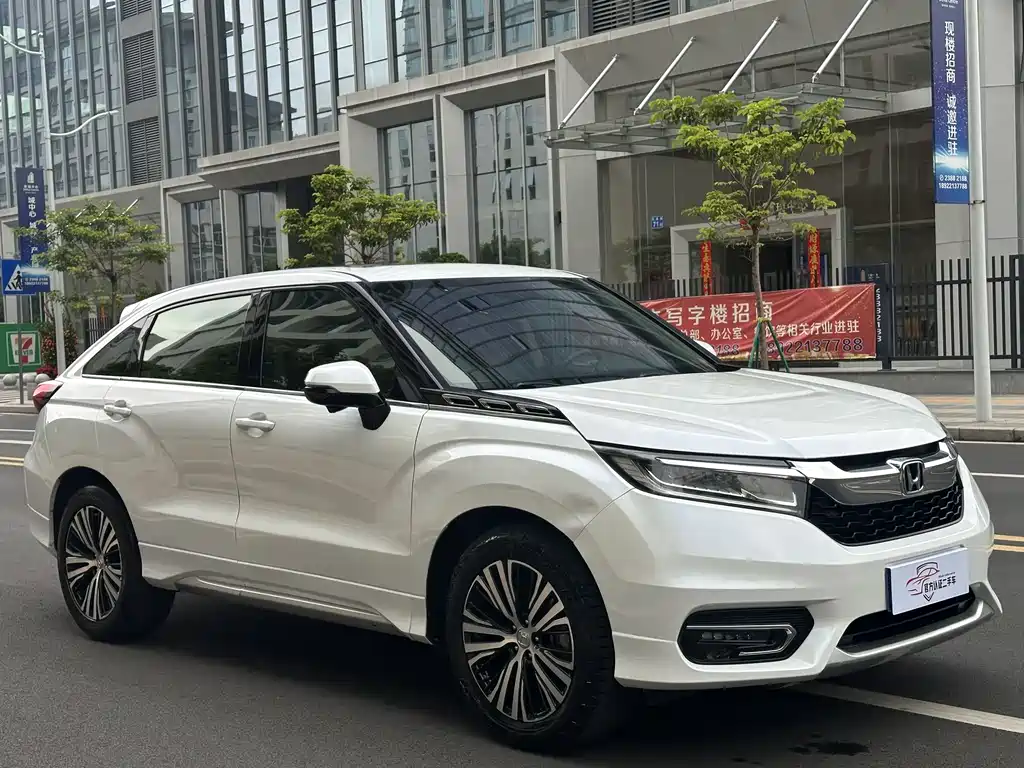 Avancier 370 TURBO 2 WD Luxury