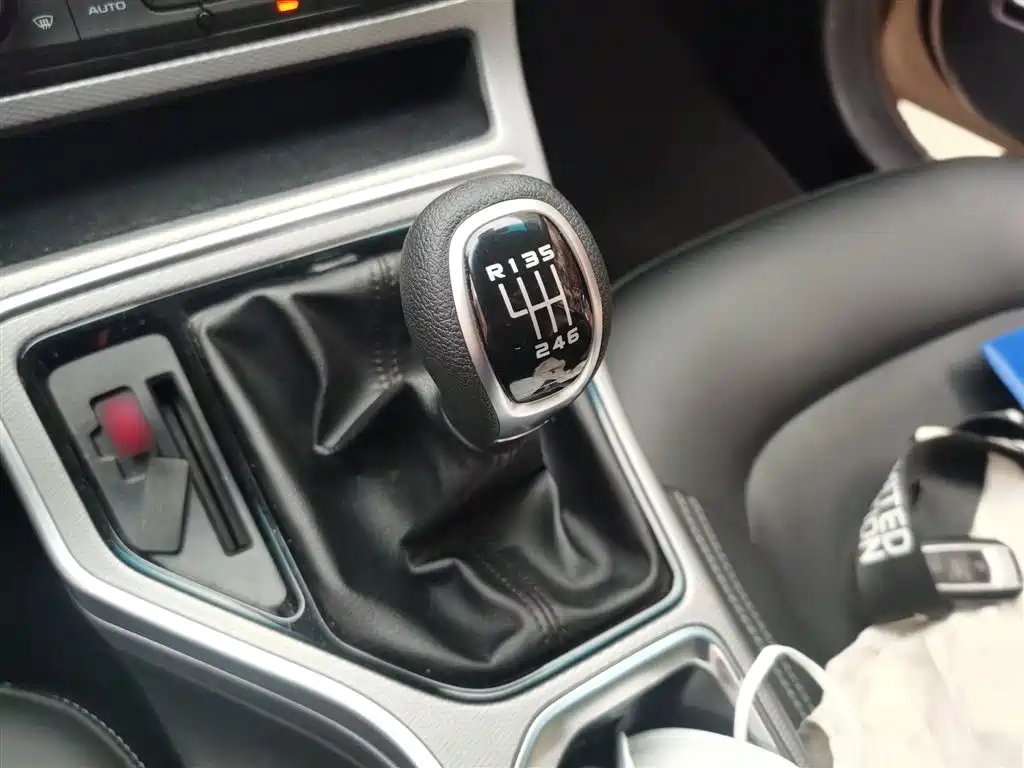 Emgrand GL 1.8 L Manual Elite Connected