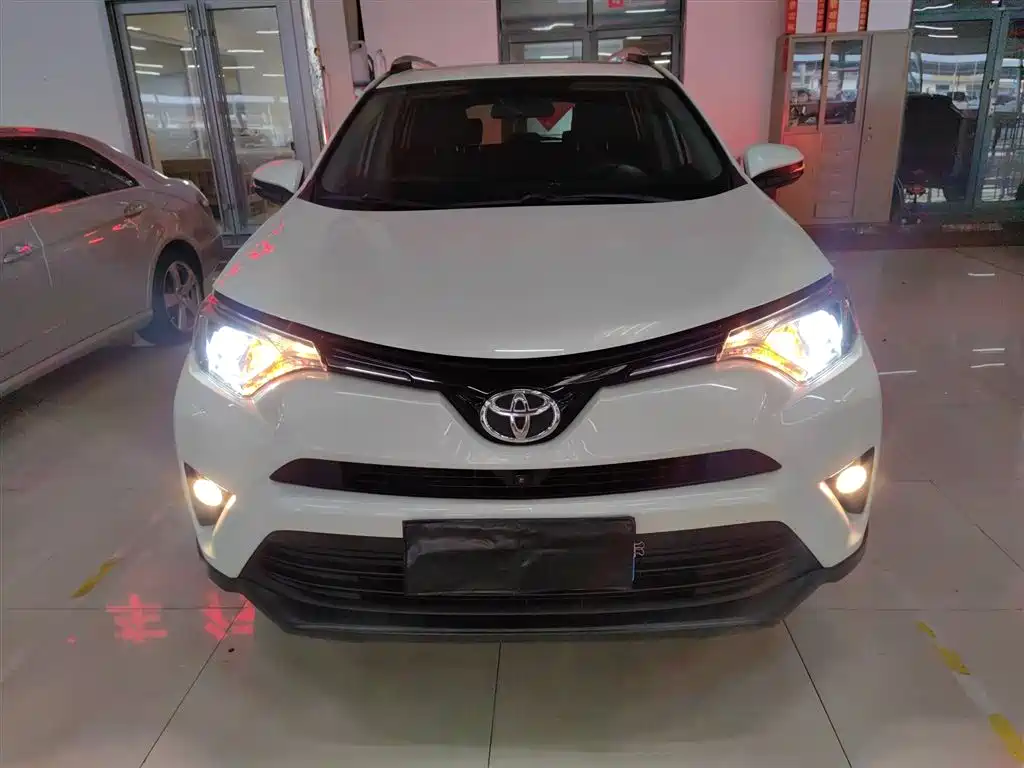 RAV4 2.0 L CVT 2 WD Style CN-VI