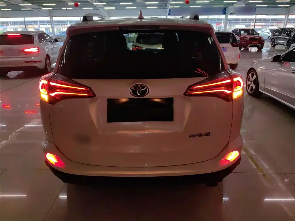 RAV4 2.0 L CVT 2 WD Style CN-VI