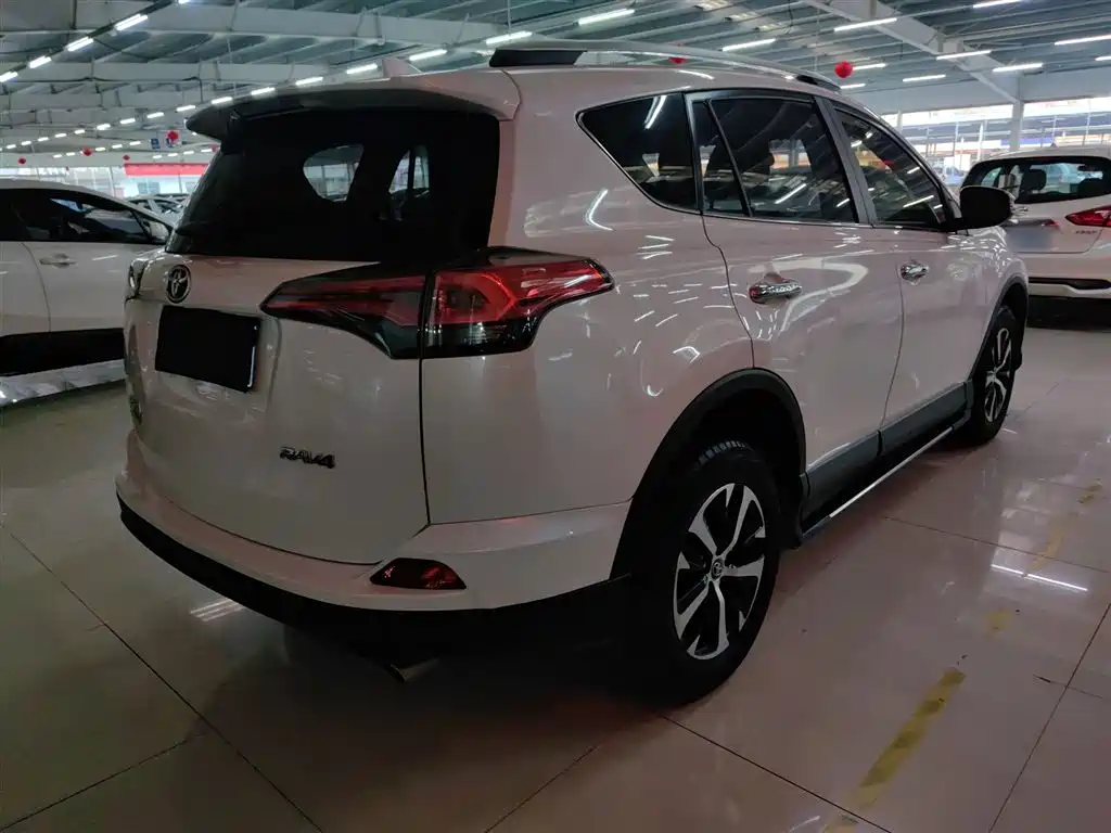 RAV4 2.0 L CVT 2 WD Style CN-VI